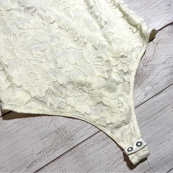 EXPRESS Off The Shoulder Ruffle Lace Thong Bodysuit - Picture 8 of 16